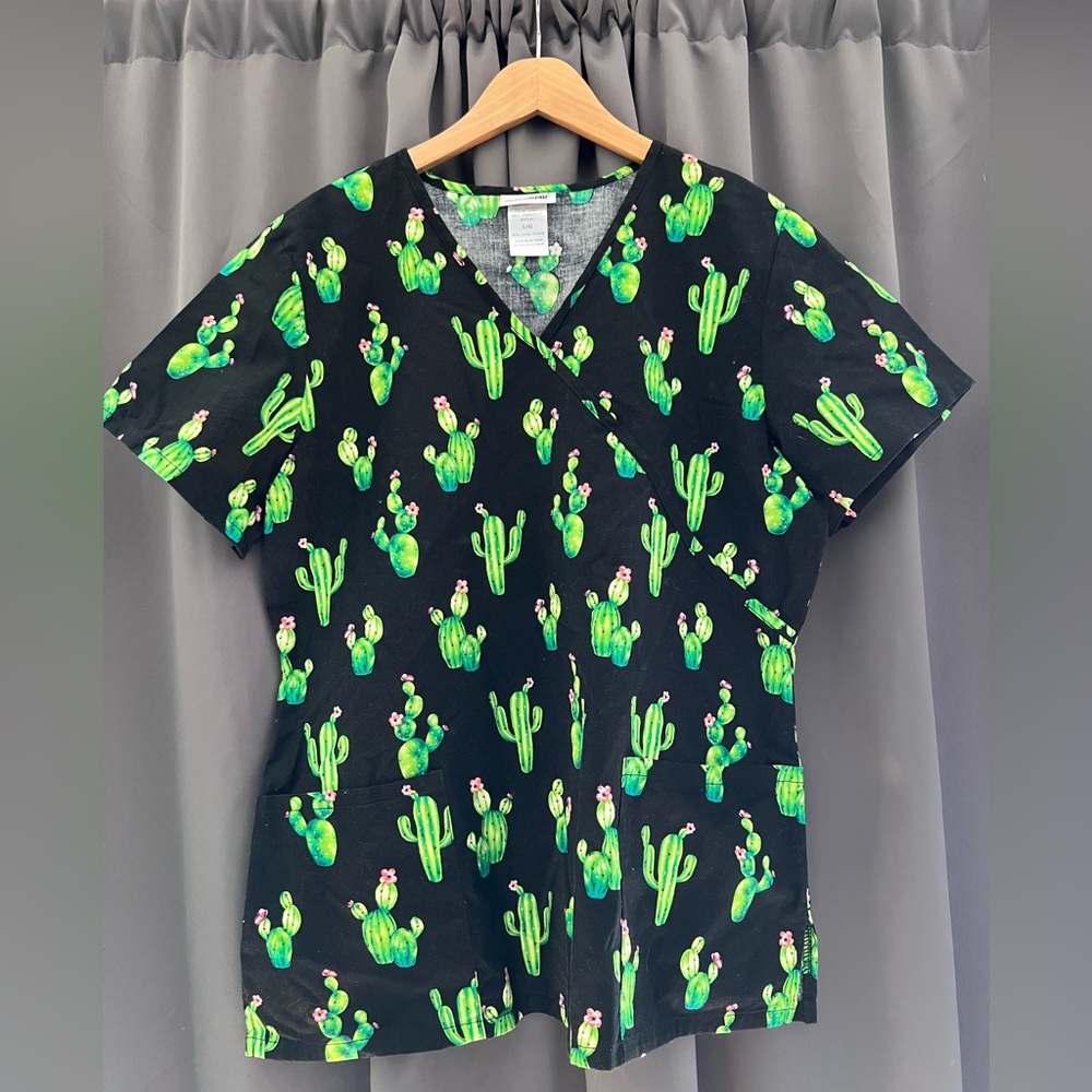 Cactus scrub top